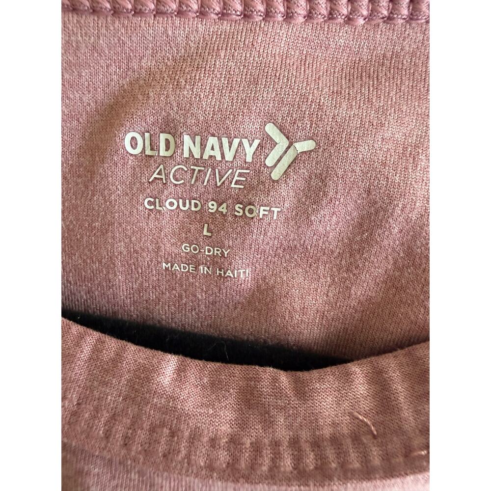 Old Navy Cloud 94 Soft Go Dry Performance Tops, Bundle of 2 - Size Large - Picture 7 of 7